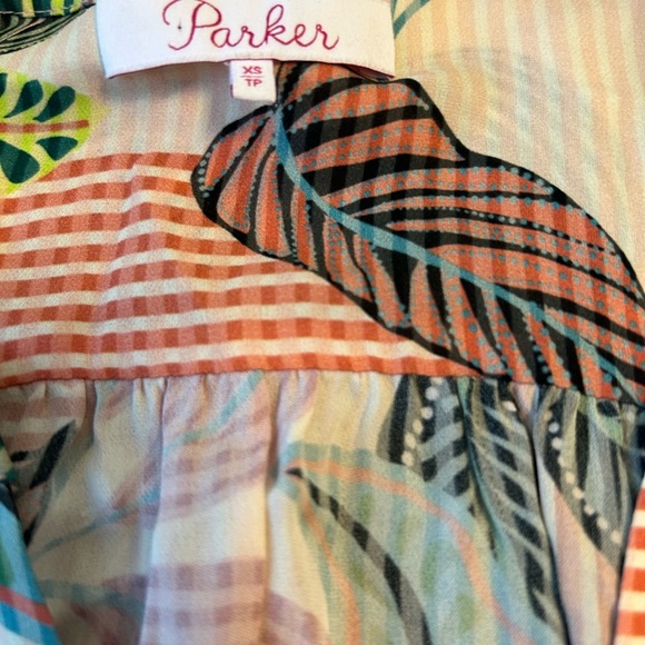Parker NWOT silk blouse beautiful XS delicate and beautiful detail!! - Picture 11 of 11